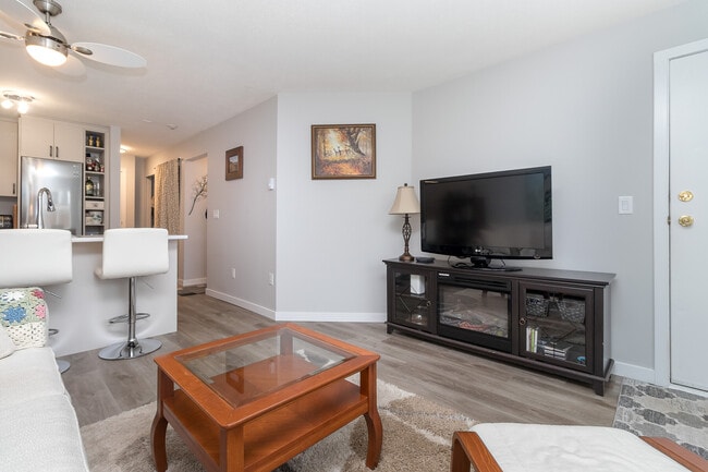 Photo du bâtiment - 3215 Cowichan Lake Rd