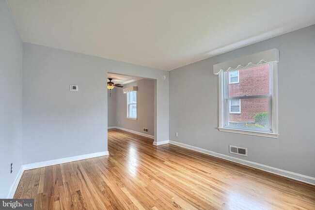 Foto del edificio - 7114 Greenwood Ave