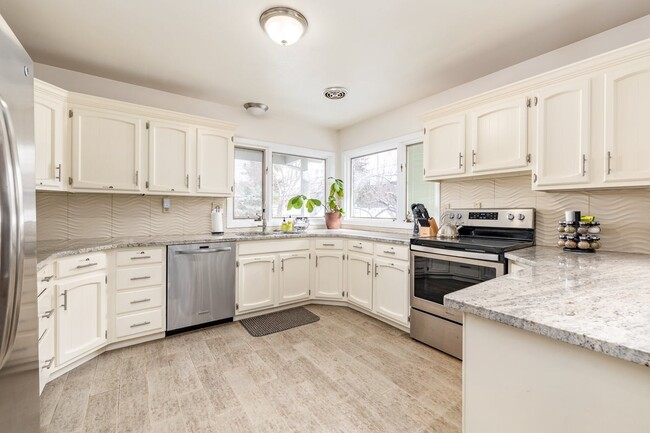 Foto del edificio - 2814 N Bogus Basin Rd