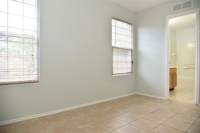 Foto del edificio - 10406 Sutter Glen Ln