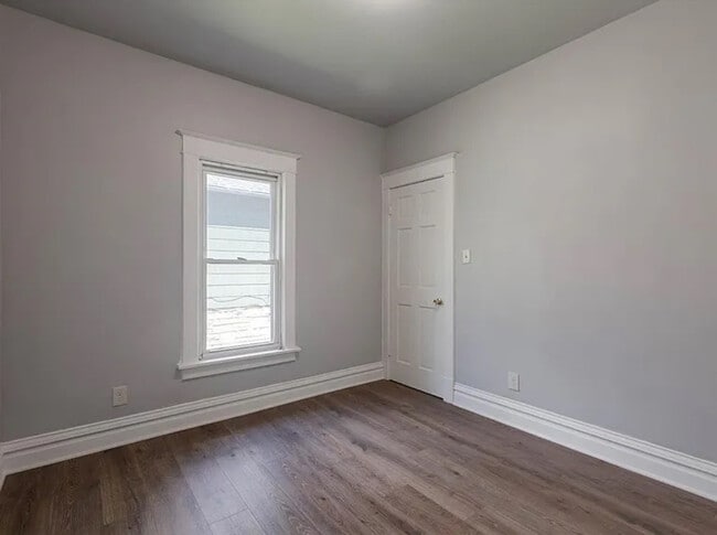 Building Photo - 453 Water St