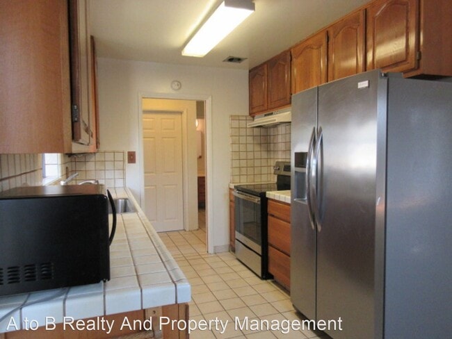 Building Photo - 3 br, 1.5 bath House - 2184 Tamie Lane