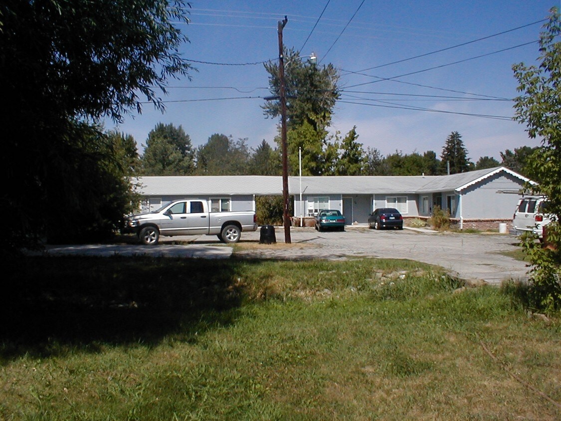 Primary Photo - 24 N Woodard Ave