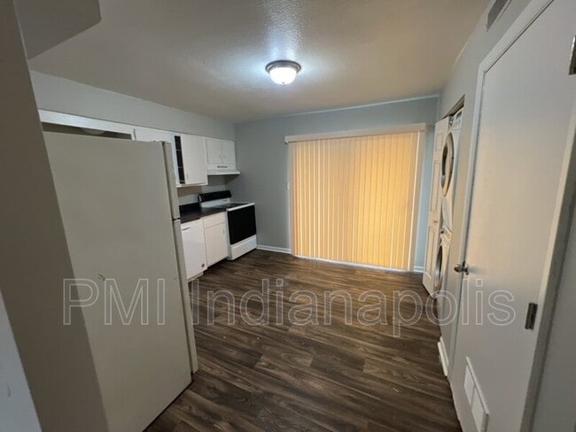 Building Photo - 6238 Eastridge Dr