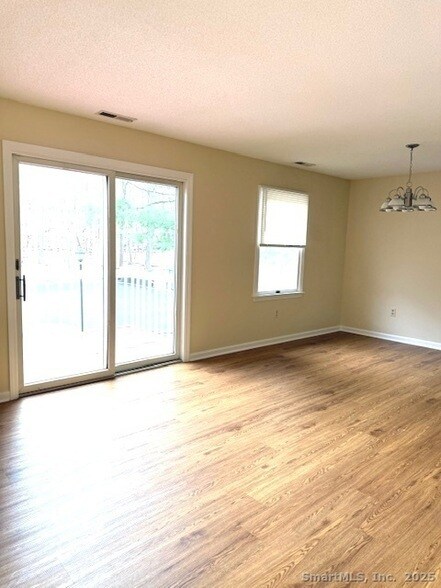 Building Photo - 25 Old Turnpike Rd