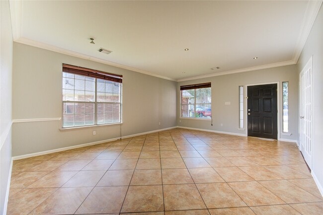Foto del edificio - 5527 Gatesprings Ln