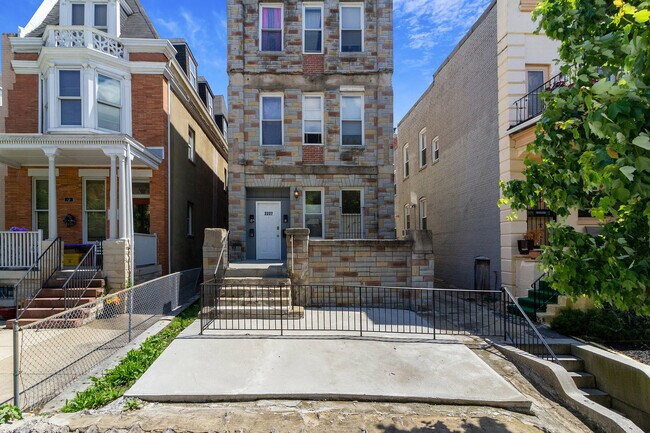 Building Photo - 2227 Linden Ave