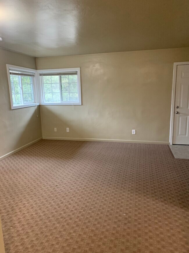 302 Ocean Ave Unit 3, Monterey, CA 93940 Rentals in Monterey at 302