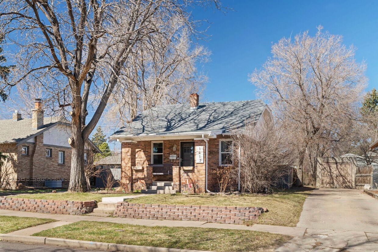 This home is a rare find! 3 bed/2 bath, l... - This home is a rare find!  3 bed/2 bath, l...