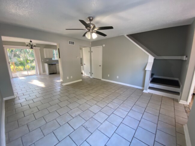 Building Photo - 614 Warn-Ree Cir