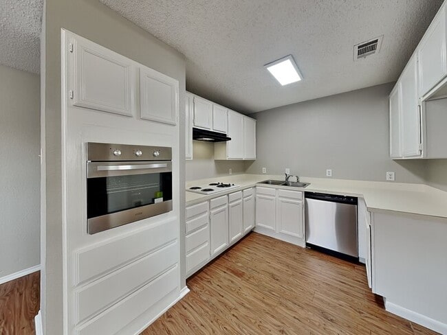 Building Photo - 6420 Juliette Run