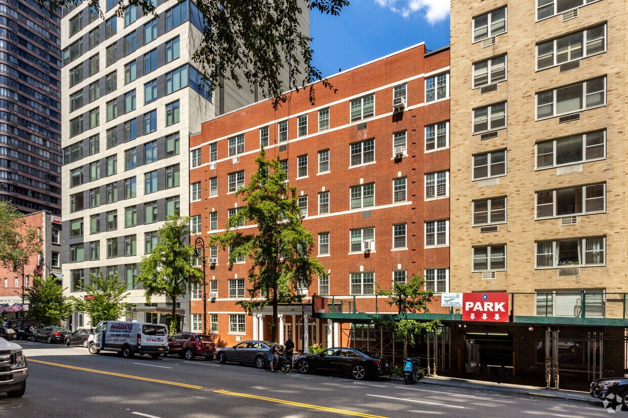 Foto principal - 519 E 86th St