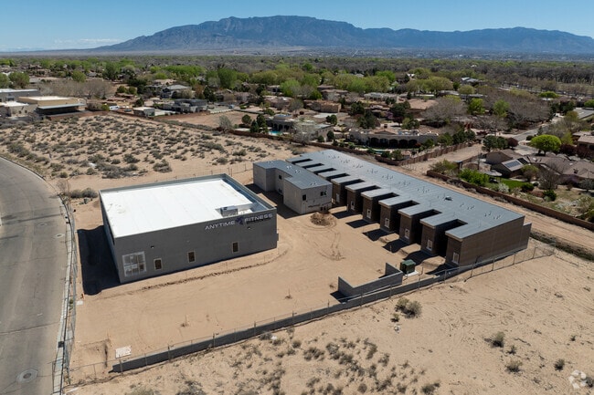 Foto del edificio - 9368 Valley View Dr NW