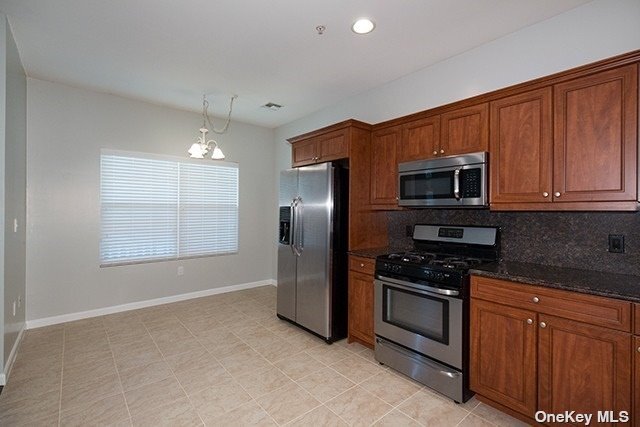 Foto del edificio - 15 Fairfield Ln