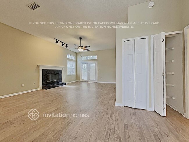 Building Photo - 1163 Radis Pl