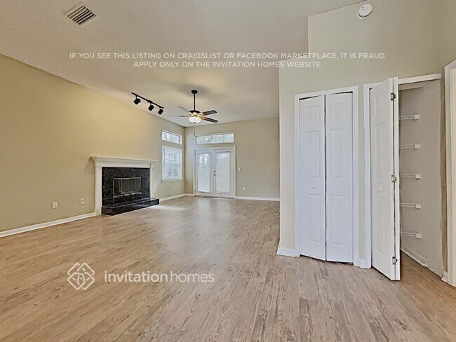 Foto del edificio - 1163 Radis Pl