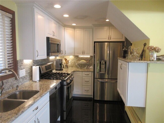 Foto del edificio - 160 Colonel John Gardner Rd