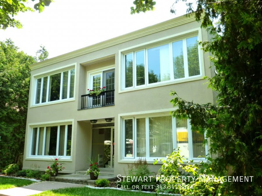 Primary Photo - 111 Crichton St