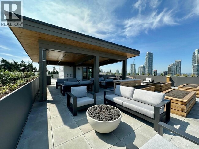 Building Photo - 723 Grover Ave