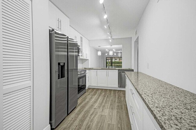 Foto del edificio - 2890 SW 22nd Cir