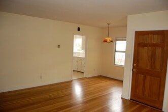 Building Photo - 1054 49th St