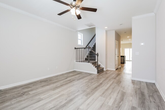 Foto del edificio - 136 Highland Park Ct