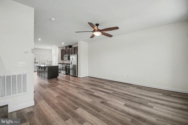 Foto del edificio - 11398 Willow Green Cir