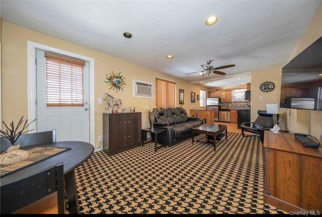 Foto del edificio - 260-24-260-73 73rd Ave
