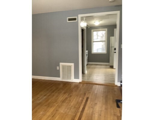 Foto del edificio - 133 Willard Ct