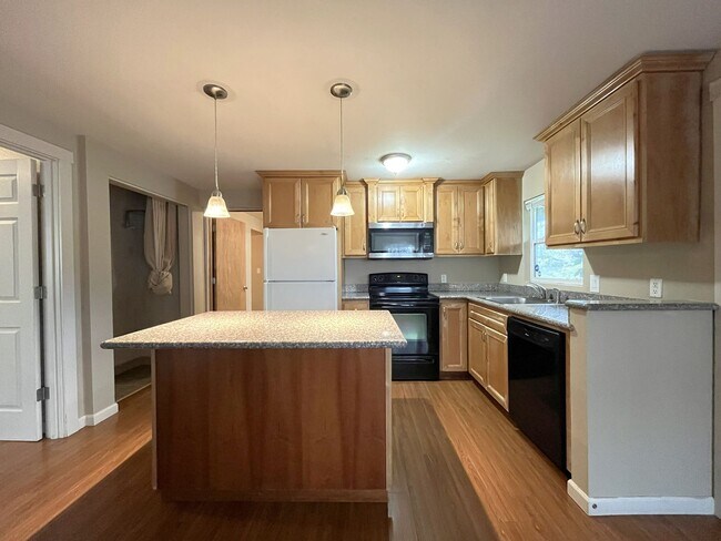 Foto del edificio - Updated and Bright 3 Bedroom 2 Bath Home in NE Portland (PDX/Columbia River)