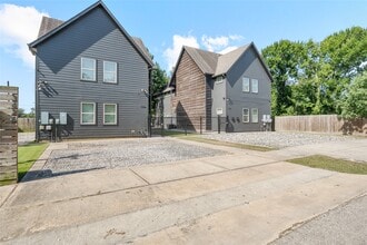 Building Photo - 3426 Tuam St