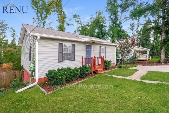 Building Photo - Available Now! 3 beds & 2 Baths 50% off fi...