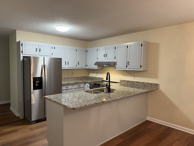 Kitchen - 775 Indian Mound Rd SE