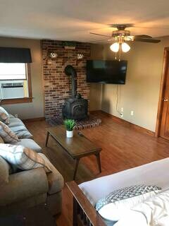 Foto del edificio - 8 Woodbridge Rd