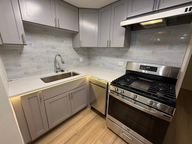 Photo - 1364 Lafayette St Apartment