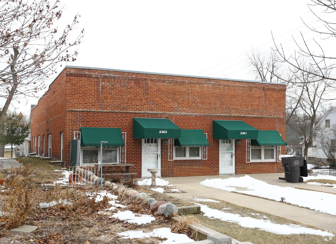 Foto del edificio - 2303 E 9th St
