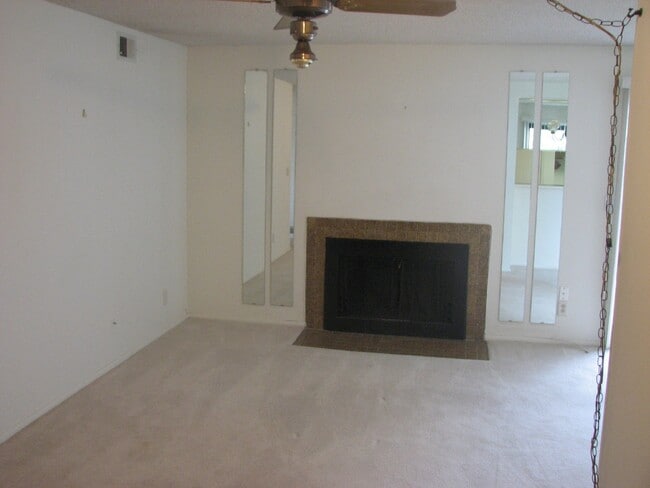 Building Photo - 12526 E Cornell Ave