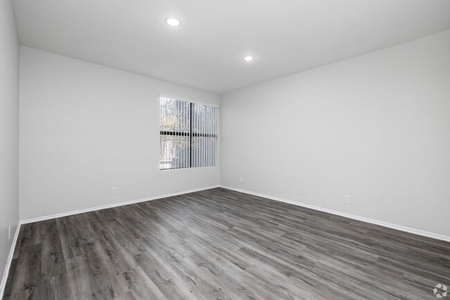 Interior Photo - 1527 Veteran Ave