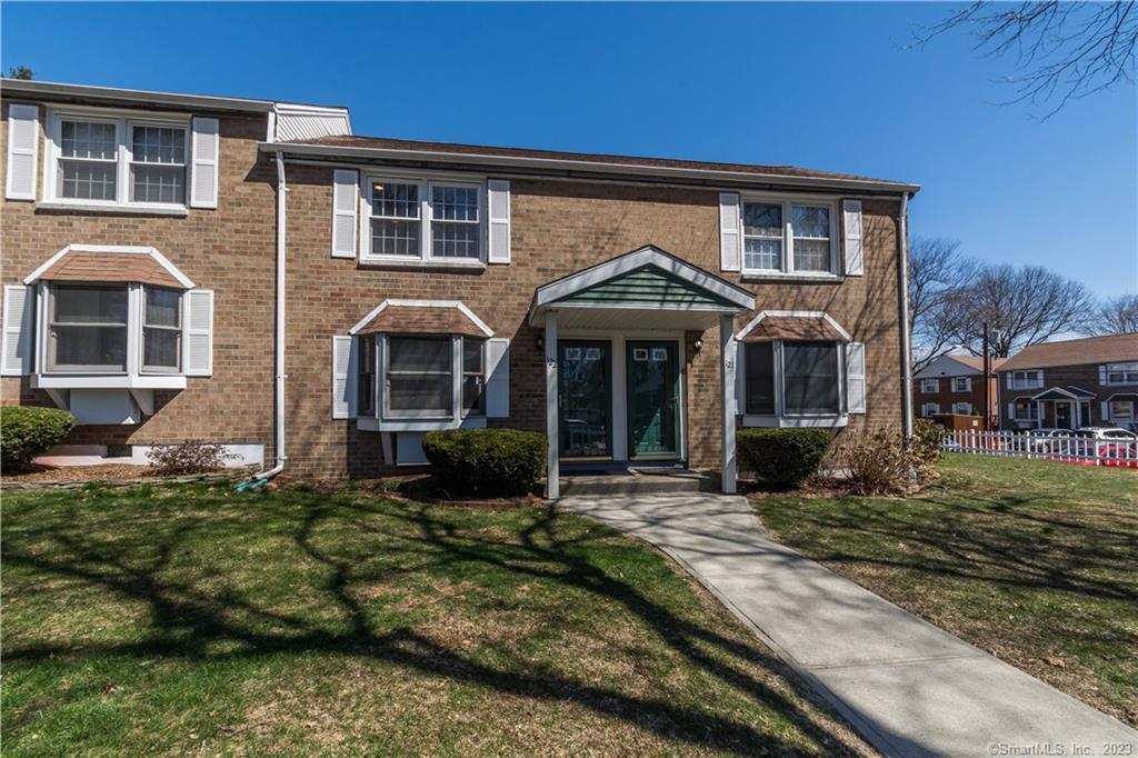 122 Sunnyridge Ave Unit 122, Fairfield, CT 06824 Condo for Rent in