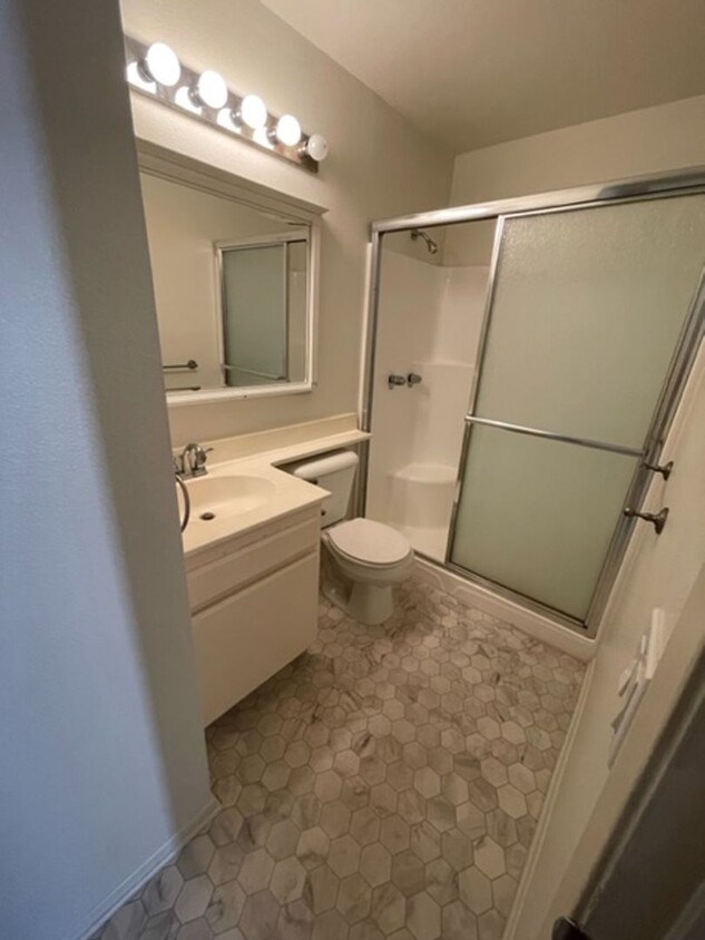 Primary Photo - Nice 2 Bed 2 Bath Condo for lease with Par...