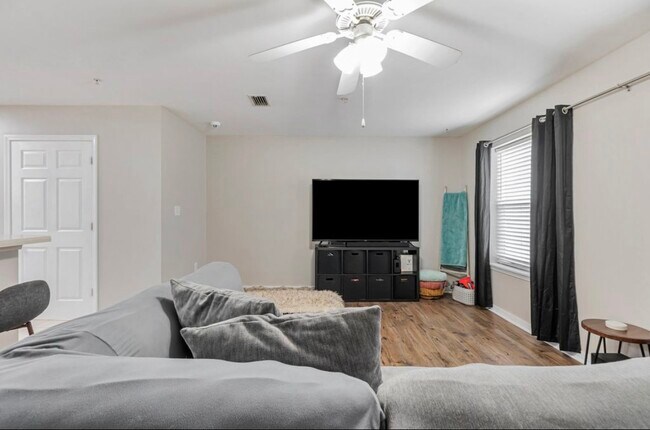 Foto del edificio - 17 Shell Ave SE