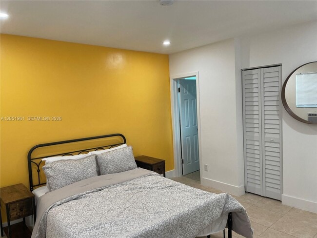Foto del edificio - 320 NE 160th St