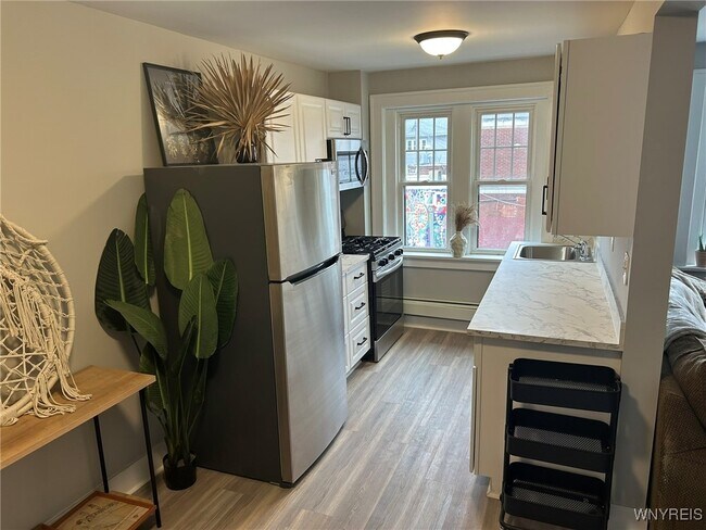 Foto del edificio - 1225 Hertel Ave