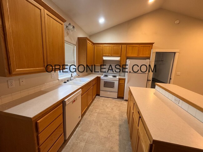 Foto del edificio - North Eugene 3/2 bath home