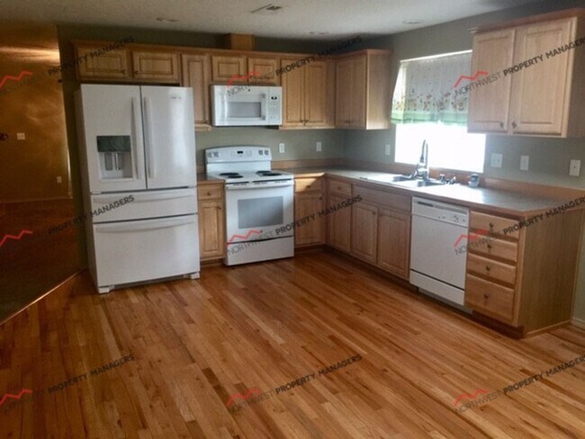Foto del edificio - STATUS: PENDING APPLICATION-| R104 | $2195.00