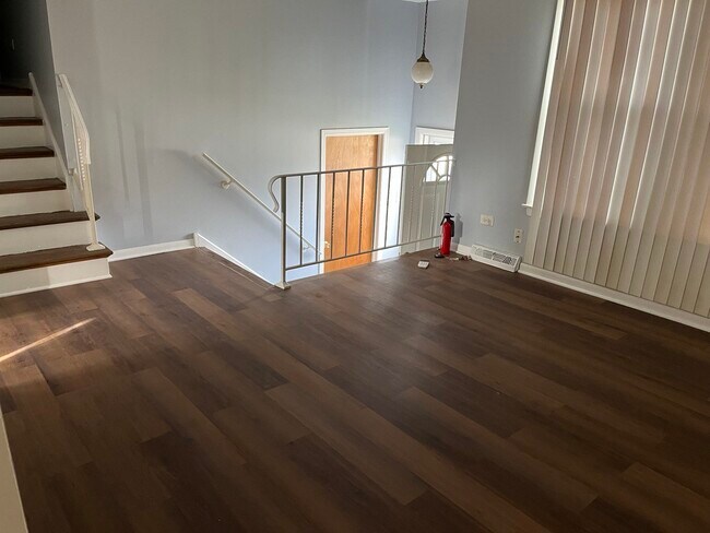 Foto del edificio - 4827 Imperial Dr