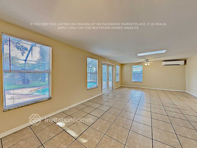 Building Photo - 5335 Laurelwood Pl