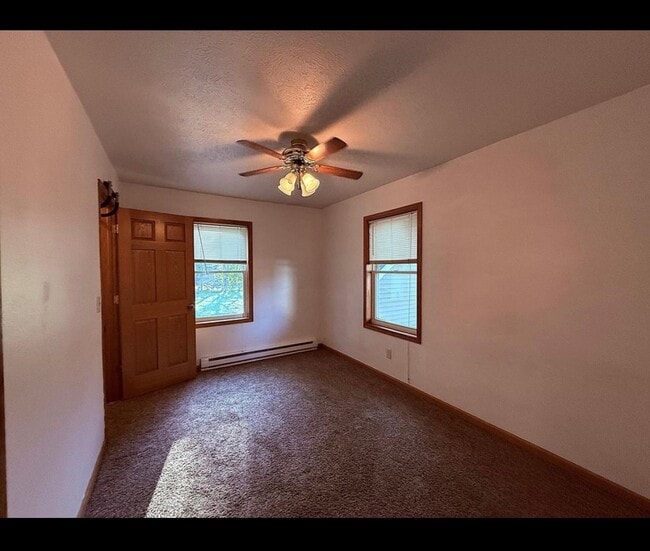 Building Photo - 605 Peltier St