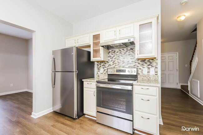 Building Photo - 3095 Canterbury Park Dr