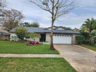 Building Photo - 1800 Primrose Ln